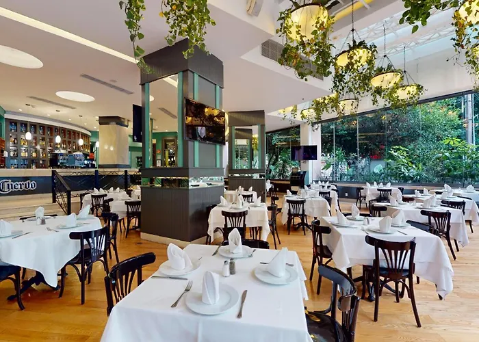 Marquis Skysuites Hotel 5*