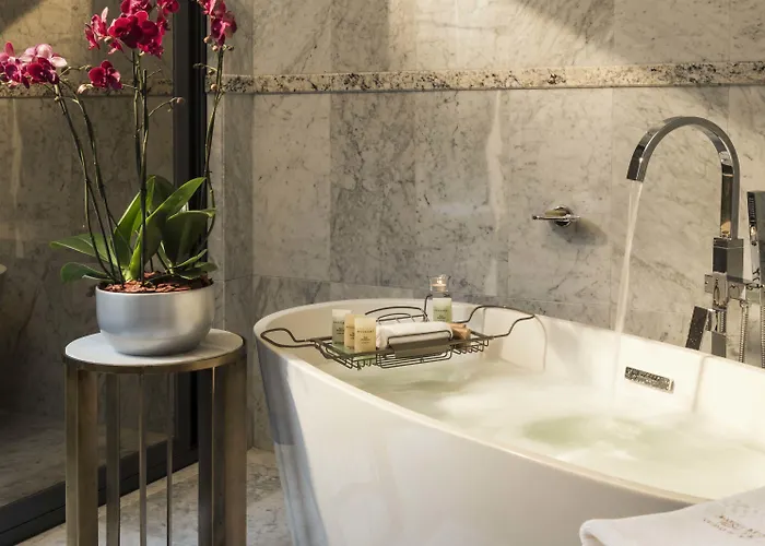 Marquis Skysuites Hotel